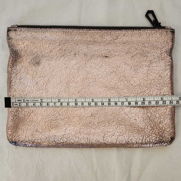 Marc Jacobs pink leather case - Picture 8 of 9